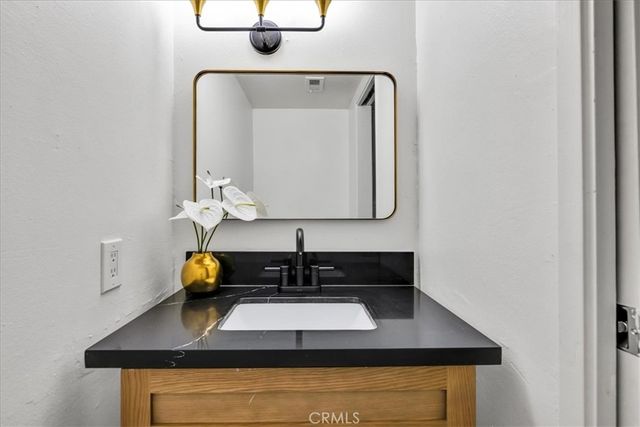 2120 B N Indian Canyon, Palm Springs, CA 92262