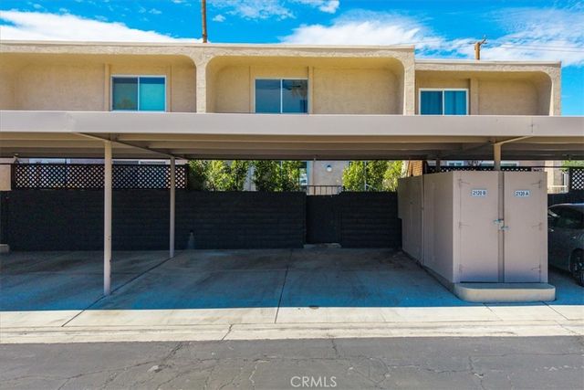 2120 B N Indian Canyon, Palm Springs, CA 92262