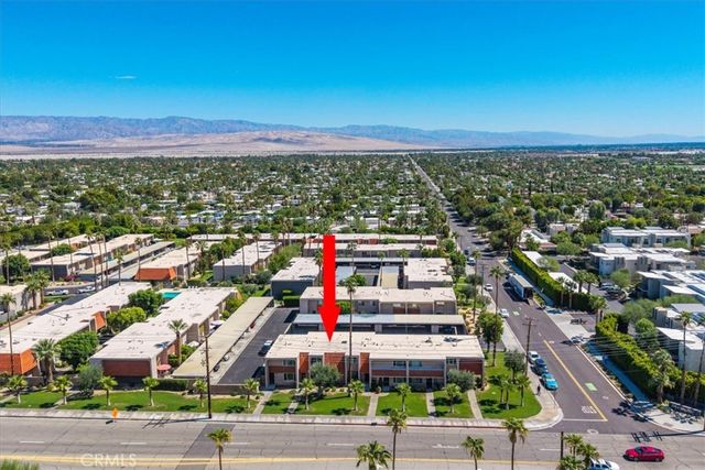 2120 B N Indian Canyon, Palm Springs, CA 92262