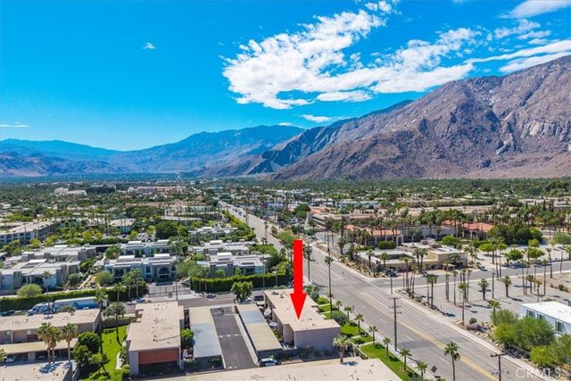 2120 B N Indian Canyon, Palm Springs, CA 92262