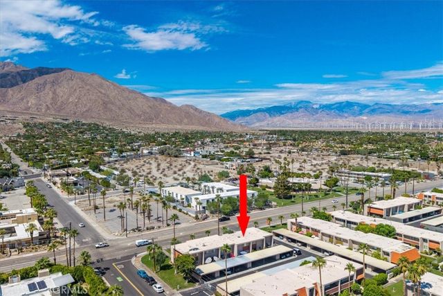2120 B N Indian Canyon, Palm Springs, CA 92262
