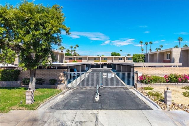 2120 B N Indian Canyon, Palm Springs, CA 92262
