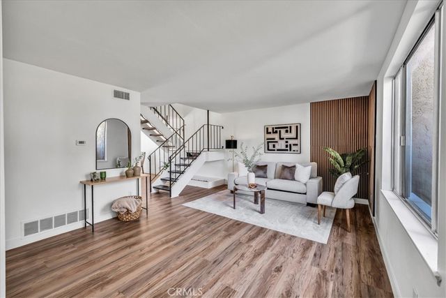 2120 B N Indian Canyon, Palm Springs, CA 92262