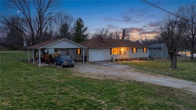 27297 U Highway, Sedalia, MO 65301