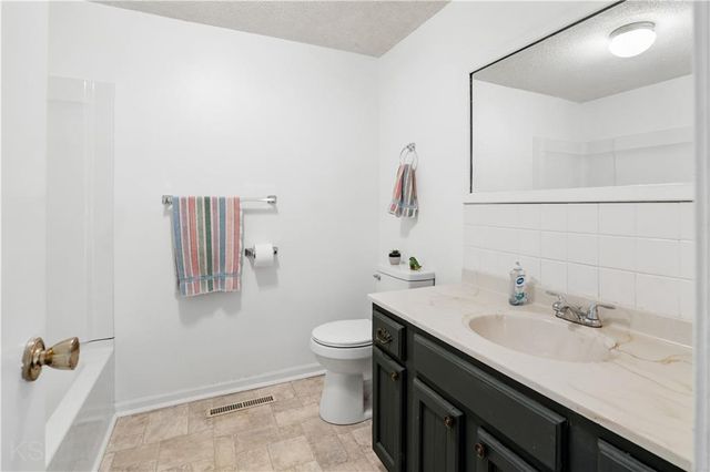 27297 U Highway, Sedalia, MO 65301