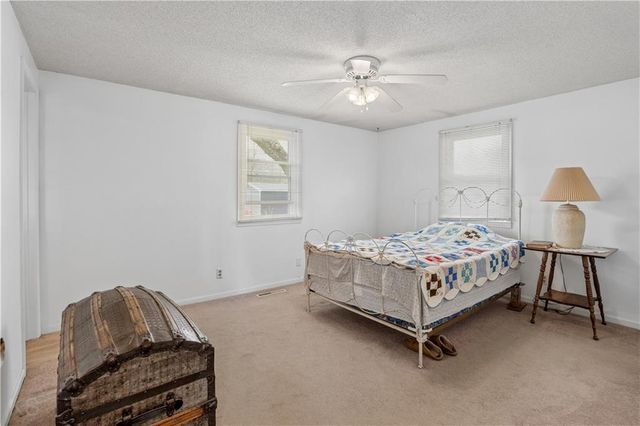 27297 U Highway, Sedalia, MO 65301