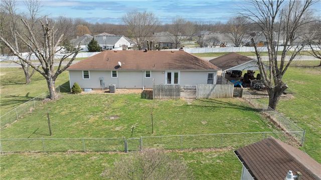 27297 U Highway, Sedalia, MO 65301