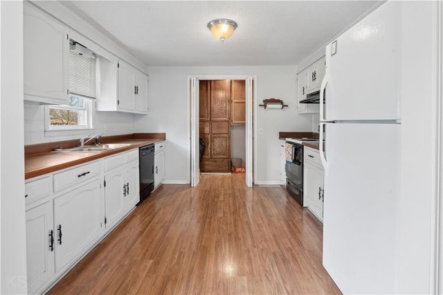 27297 U Highway, Sedalia, MO 65301