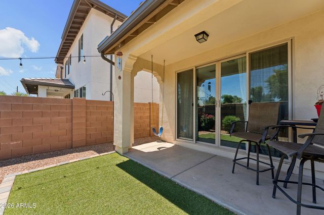 1917 S FOLLETT Way, Gilbert, AZ 85295
