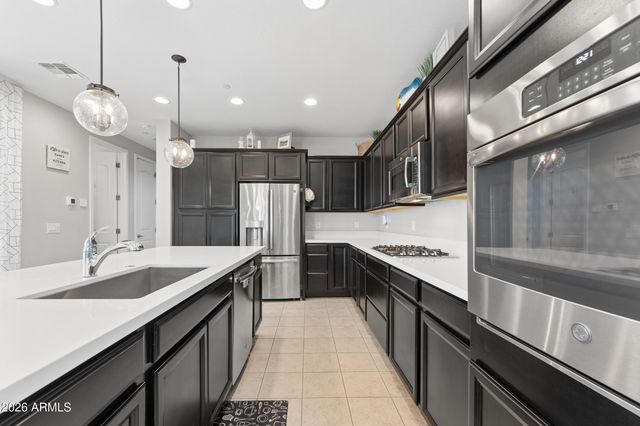 1917 S FOLLETT Way, Gilbert, AZ 85295