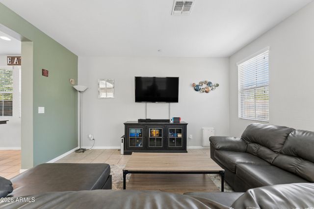 1917 S FOLLETT Way, Gilbert, AZ 85295