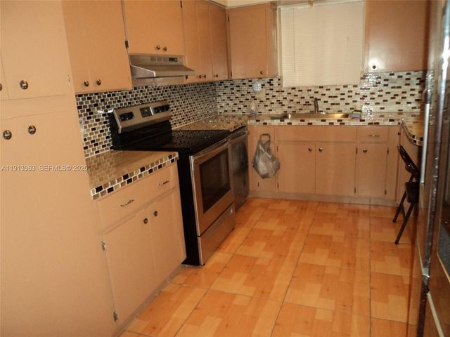 2611 Rodman Street, Hollywood, FL 33020