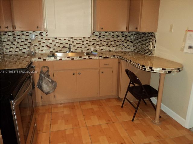 2611 Rodman Street, Hollywood, FL 33020
