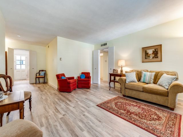 10755 Villager Road B, Dallas, TX 75230