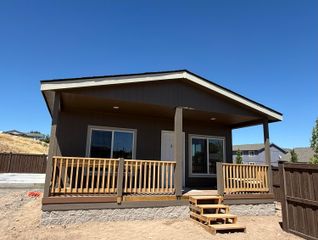946 SE 10th Street 60, Madras, OR 97741