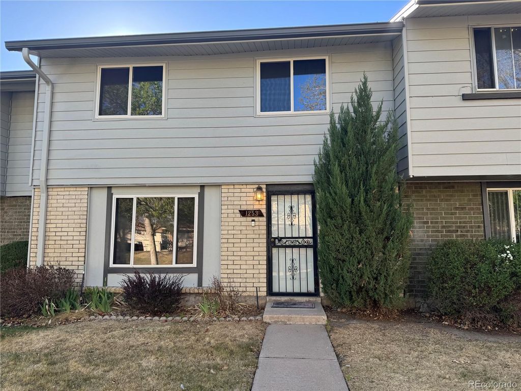 1253 S Troy Street, Aurora, CO 80012