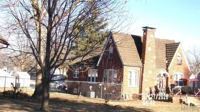 807 Gass Avenue, Belleville, IL 62223