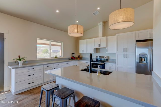 15963 Valentine Lane, Dewey, AZ 86327