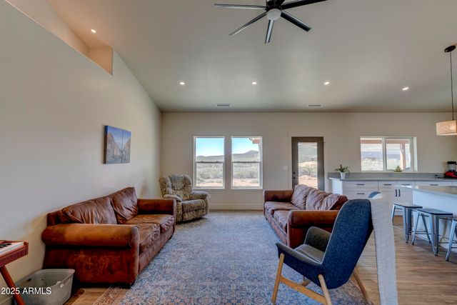 15963 Valentine Lane, Dewey, AZ 86327