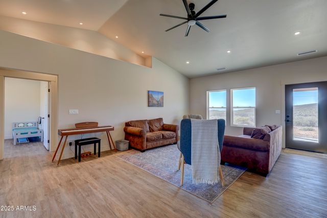 15963 Valentine Lane, Dewey, AZ 86327