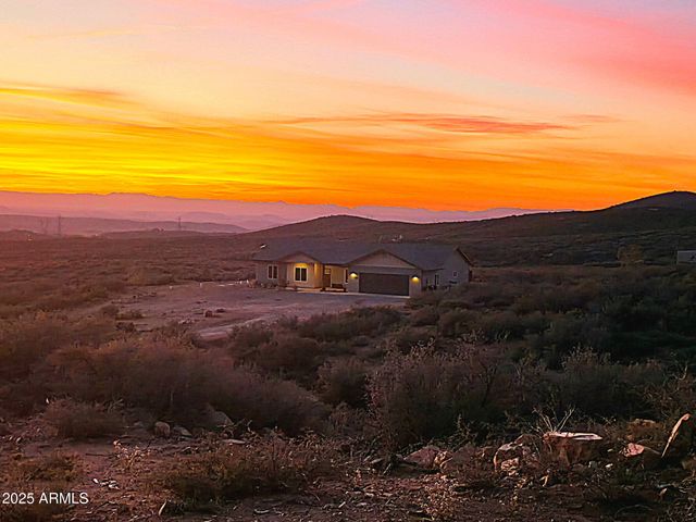 15963 Valentine Lane, Dewey, AZ 86327