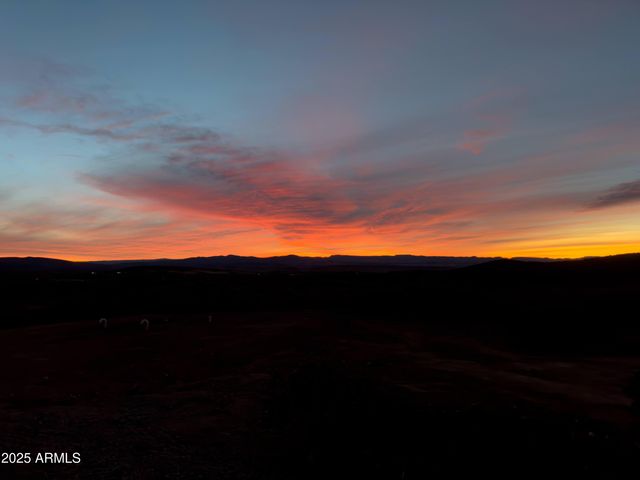 15963 Valentine Lane, Dewey, AZ 86327