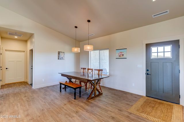 15963 Valentine Lane, Dewey, AZ 86327