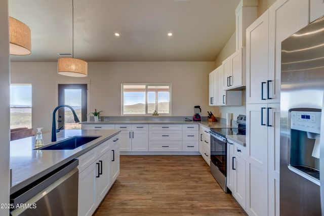 15963 Valentine Lane, Dewey, AZ 86327