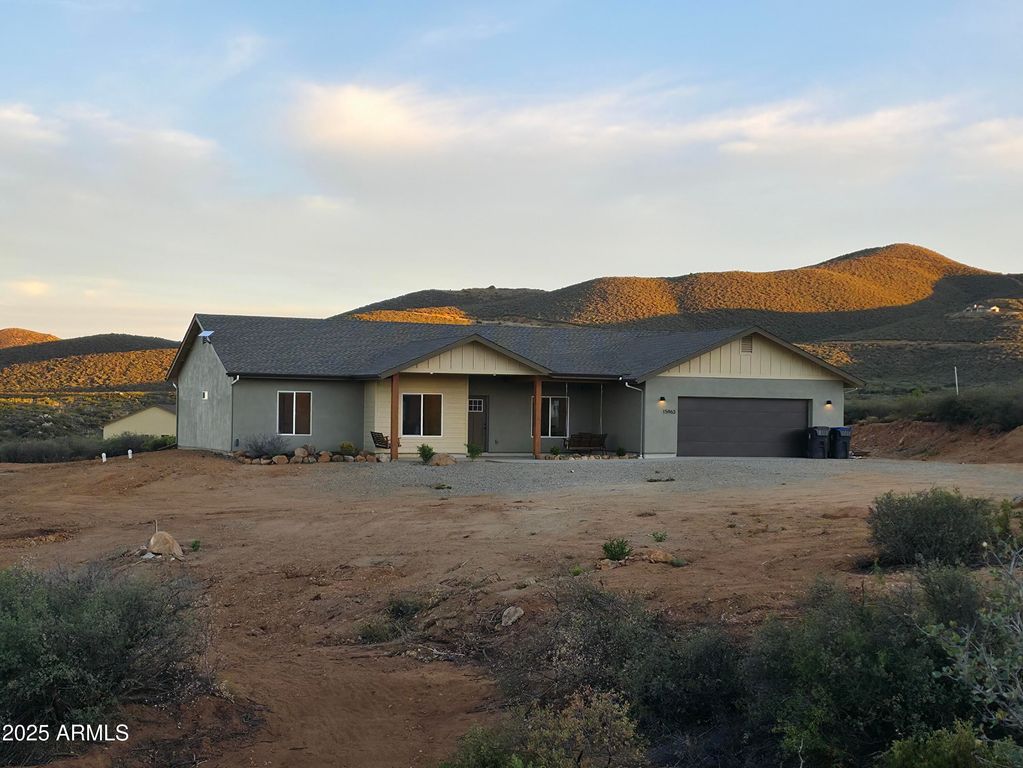 15963 Valentine Lane, Dewey, AZ 86327