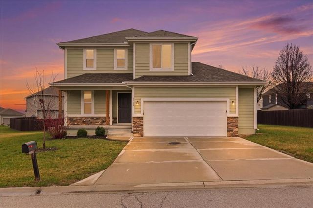 9712 E 220th Street, Peculiar, MO 64078