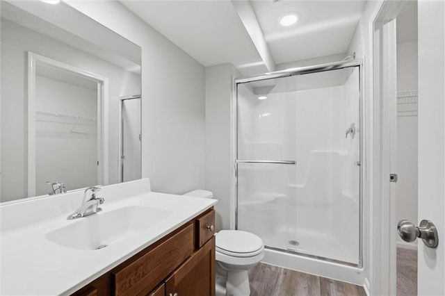 9712 E 220th Street, Peculiar, MO 64078