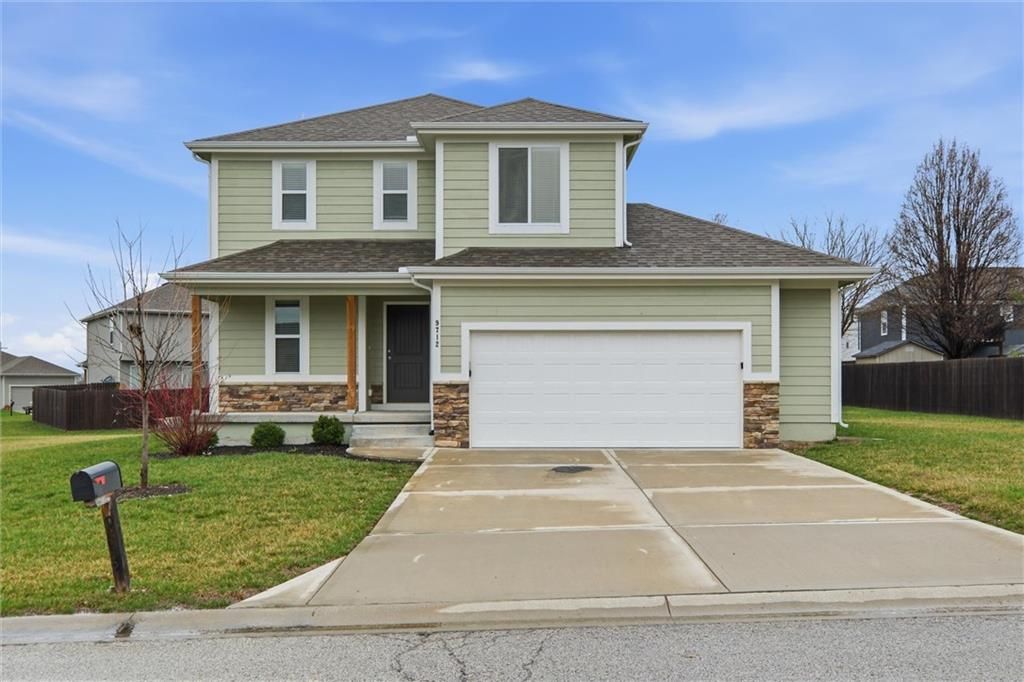 9712 E 220th Street, Peculiar, MO 64078