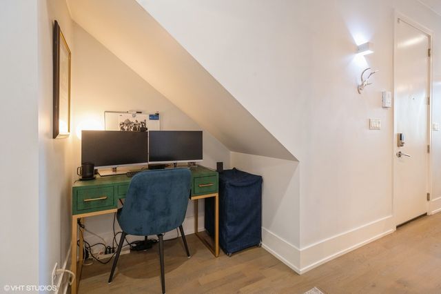 1543 W Augusta Boulevard 2, Chicago, IL 60642