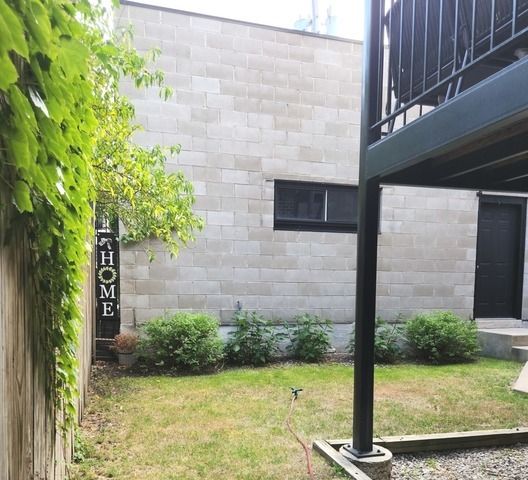 1543 W Augusta Boulevard 2, Chicago, IL 60642