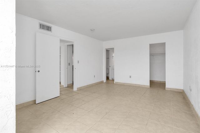 6884 N Kendall Dr C404, Pinecrest, FL 33156