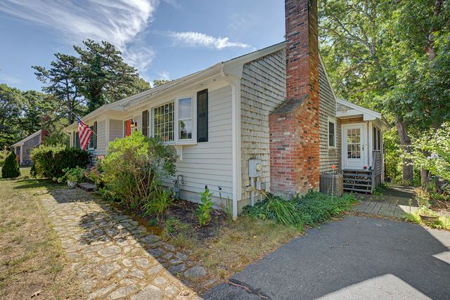 15 Homer Lane, South Dennis, MA 02660