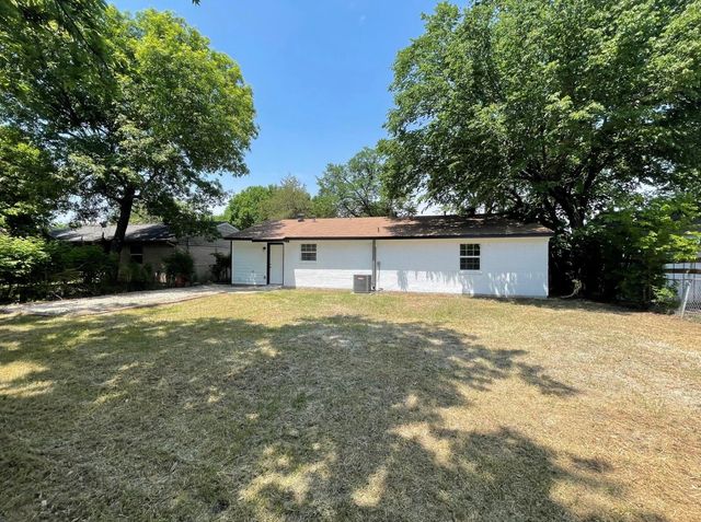 225 E Coral Way, Grand Prairie, TX 75051