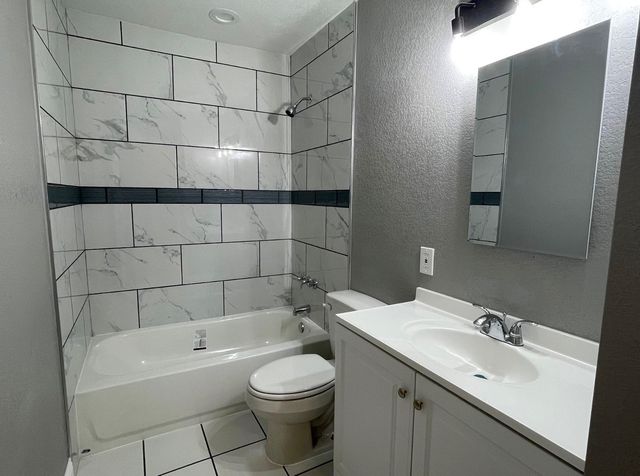 225 E Coral Way, Grand Prairie, TX 75051