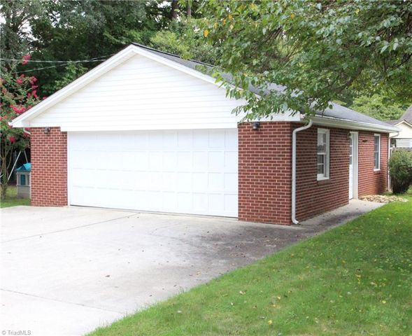 514 Country Club Drive, Burlington, NC 27215