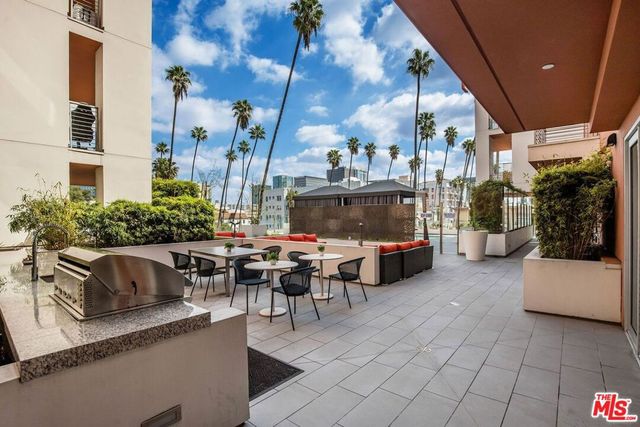 453 S Kenmore Avenue 402, Los Angeles, CA 90020