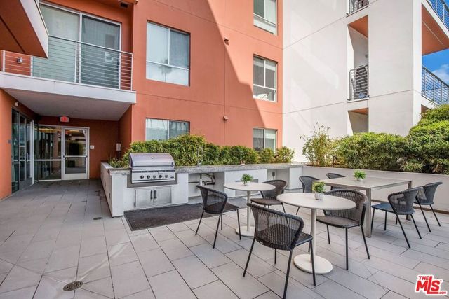 453 S Kenmore Avenue 402, Los Angeles, CA 90020