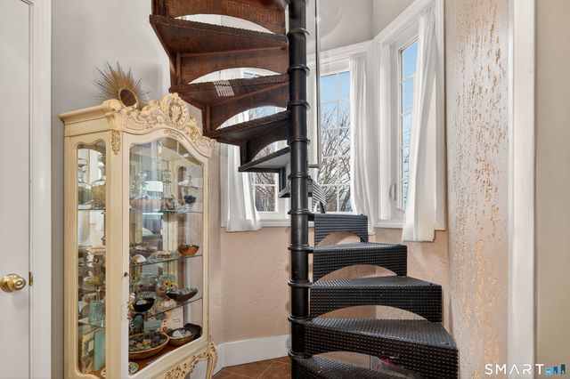 85 Cherry Hill Road, Branford, CT 06405