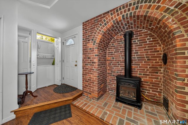 85 Cherry Hill Road, Branford, CT 06405