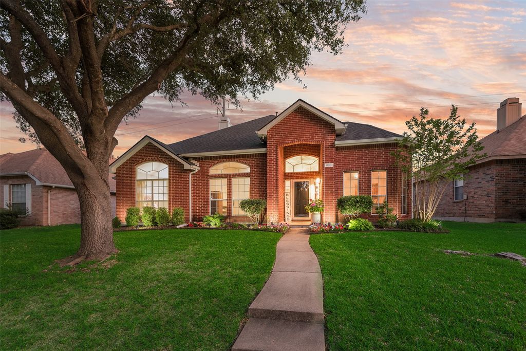 830 Sumner Drive, Mesquite, TX 75149
