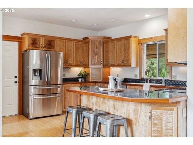 26 Mountain View Ln, Trout Lake, WA 98650