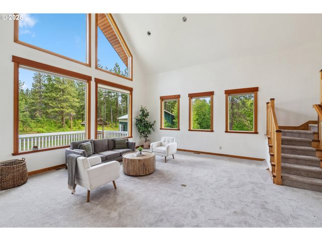 26 Mountain View Ln, Trout Lake, WA 98650