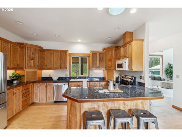 26 Mountain View Ln, Trout Lake, WA 98650