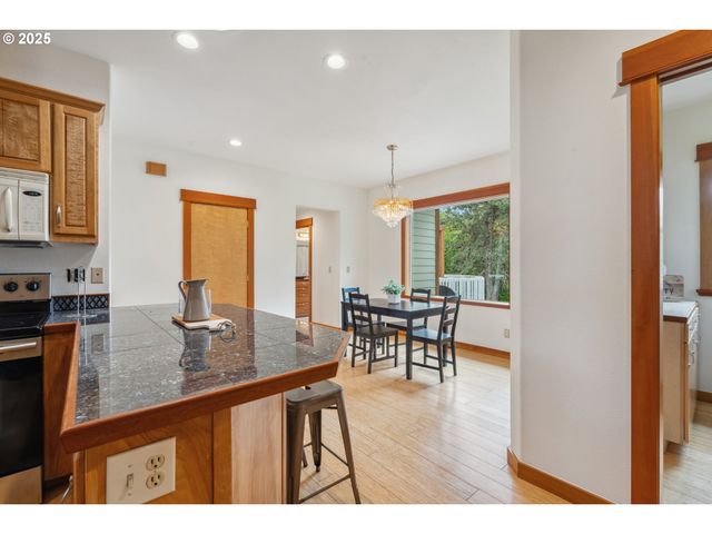 26 Mountain View Ln, Trout Lake, WA 98650