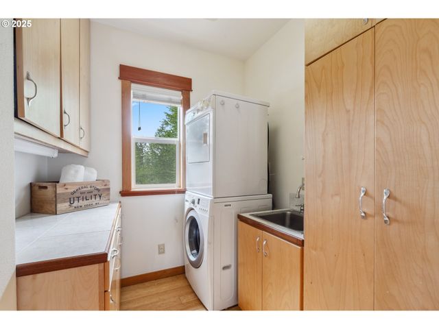 26 Mountain View Ln, Trout Lake, WA 98650