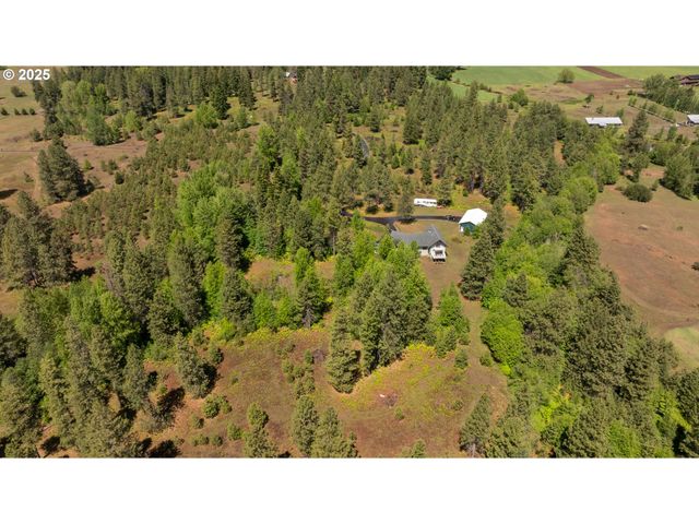 26 Mountain View Ln, Trout Lake, WA 98650